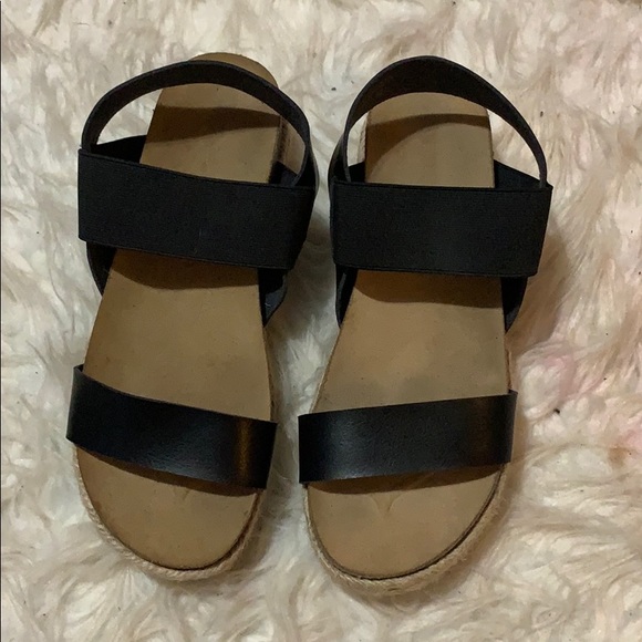 black pleather espadrille sandals - Picture 2 of 3